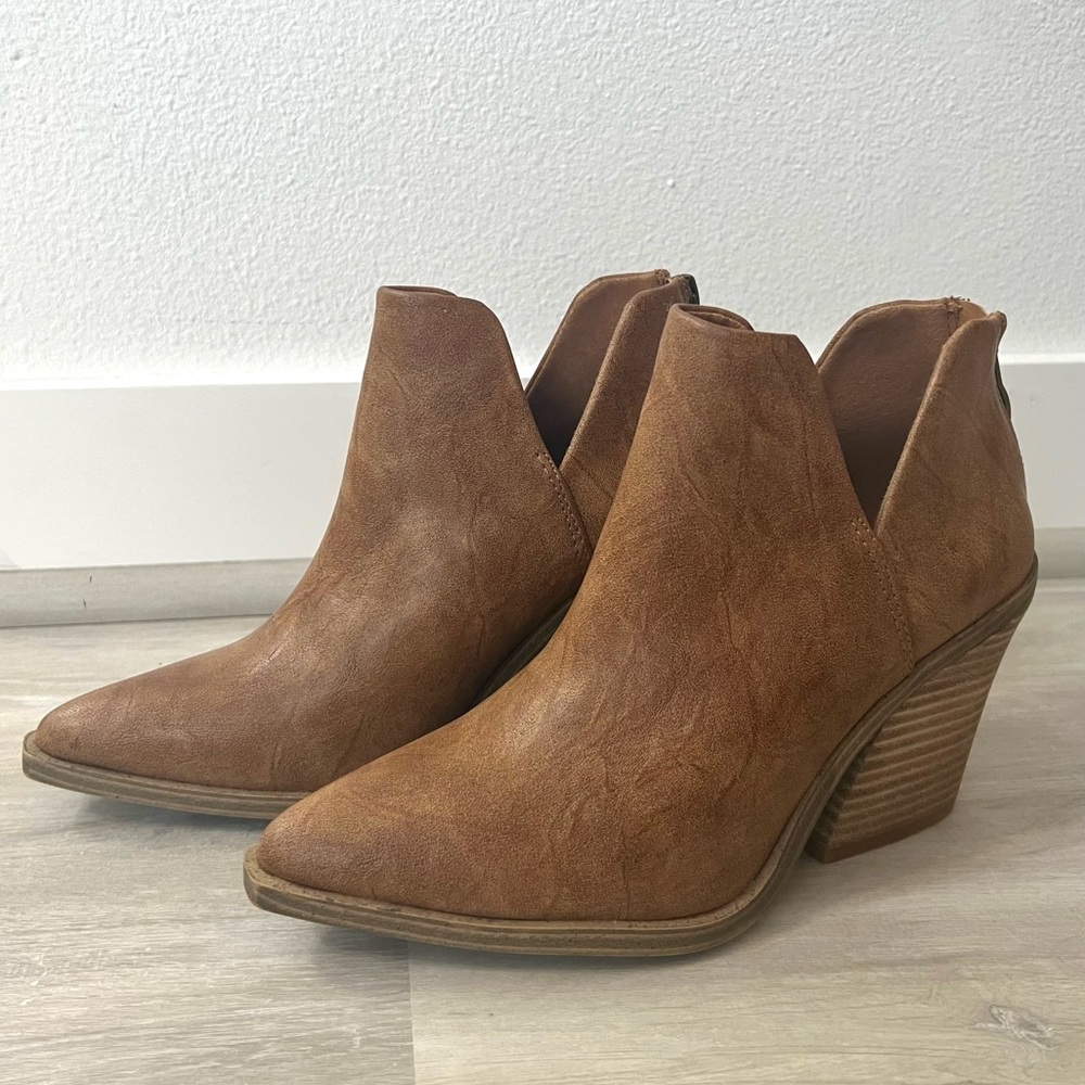 Tan Barn Babe Cowgirl Booties Size 7